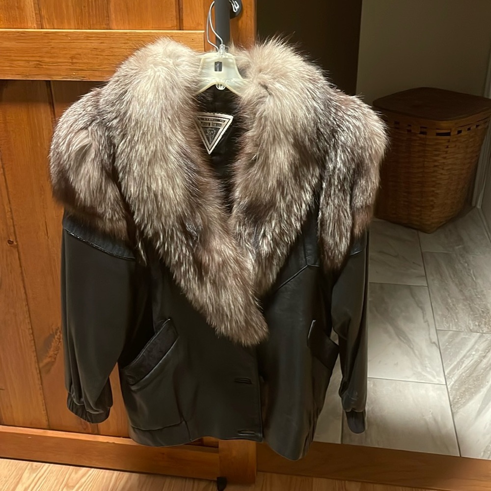 Leather and fox silver fur size medium